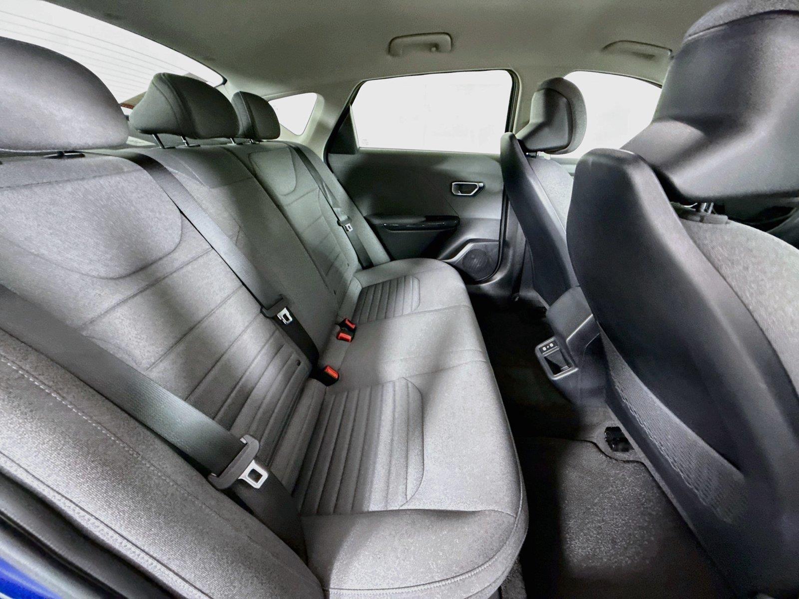 2025 Kia K4 EX photo 35