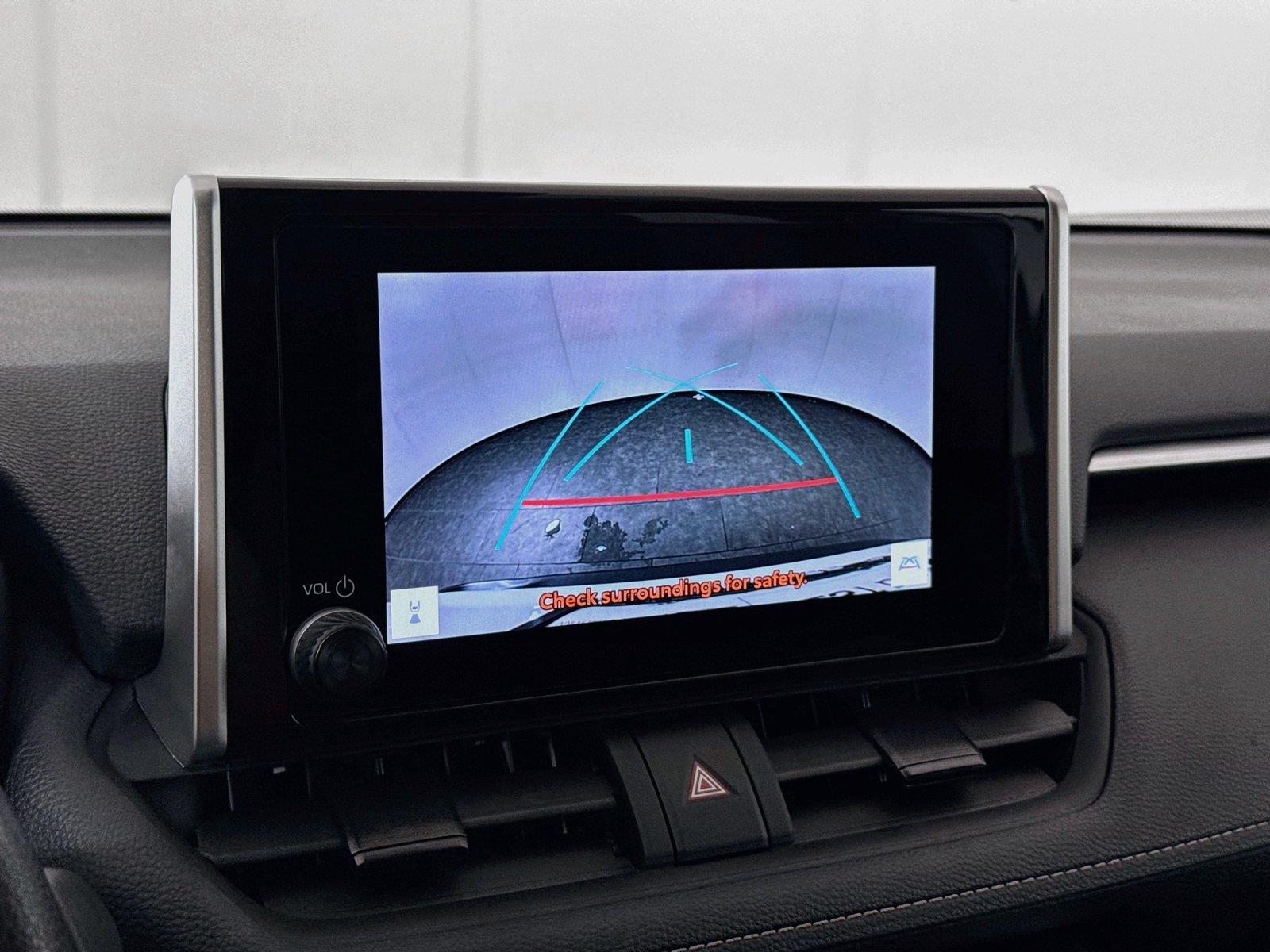 2025 Toyota RAV4 XLE photo 22