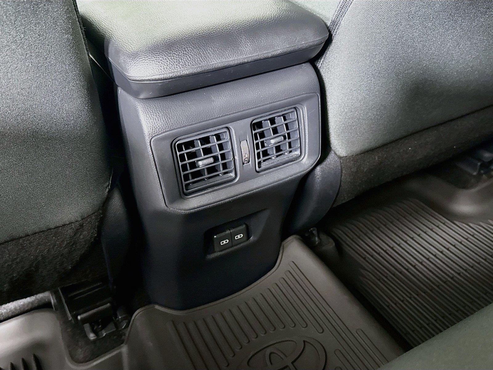 2025 Toyota RAV4 XLE photo 34