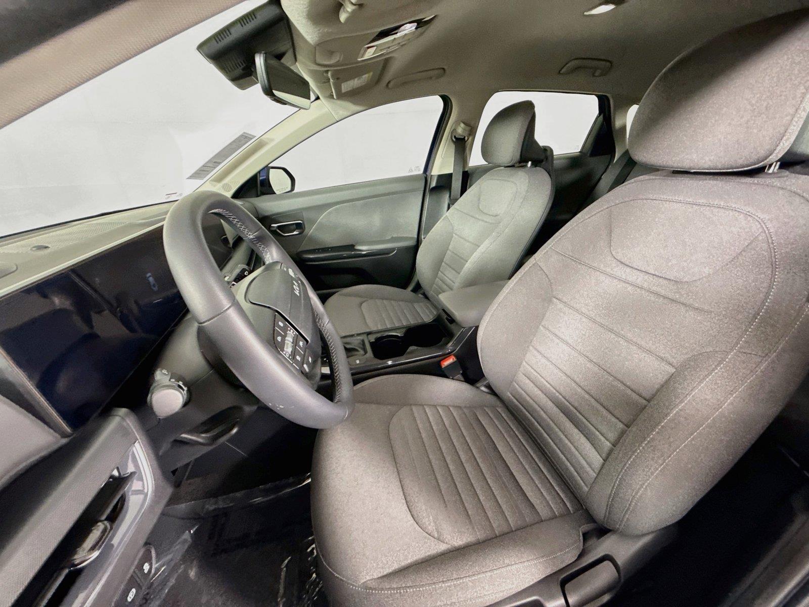 2025 Kia K4 EX photo 2
