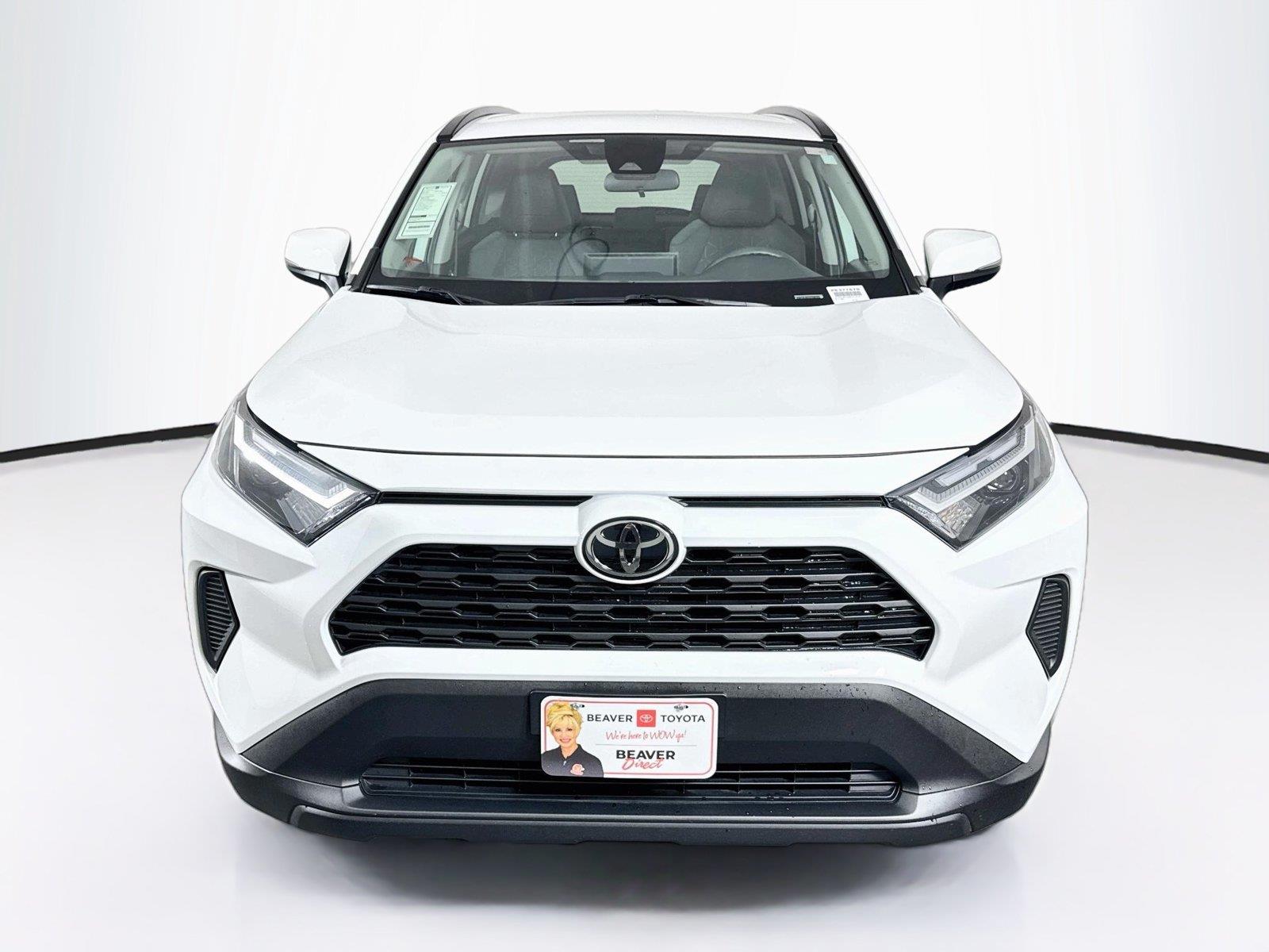 2025 Toyota RAV4 XLE photo 7