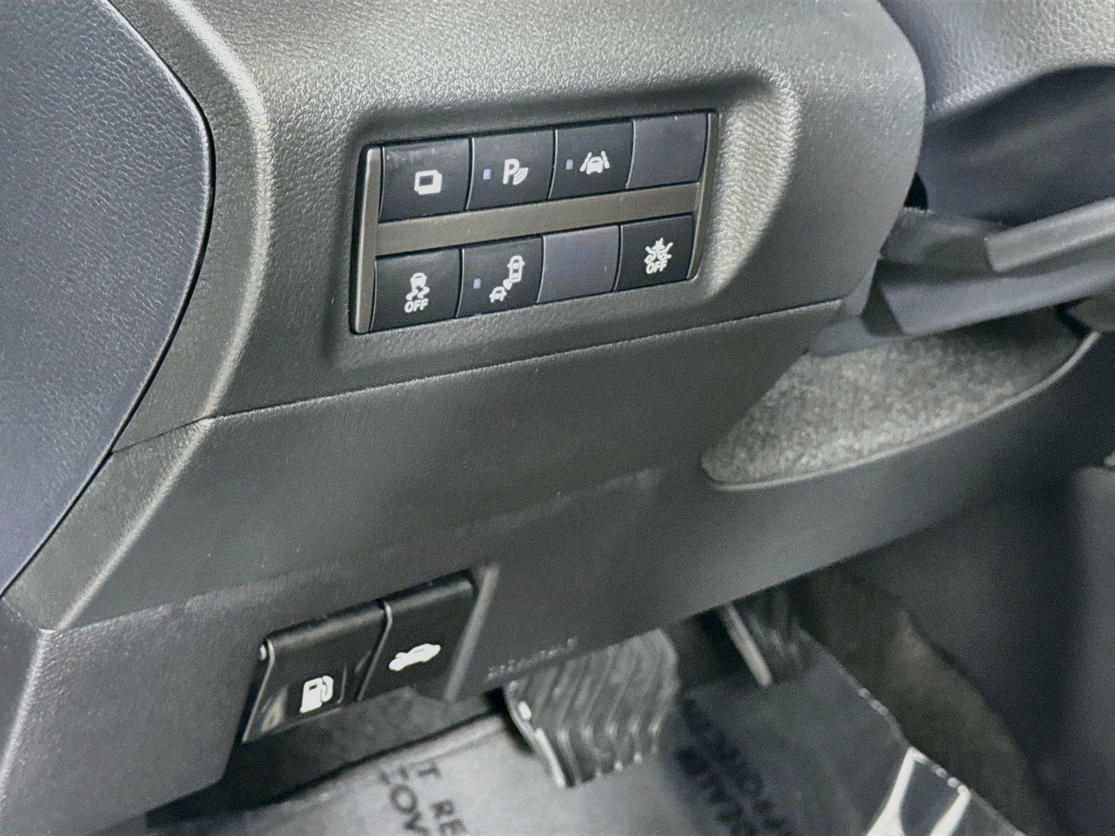 2024 Nissan Kicks S photo 13
