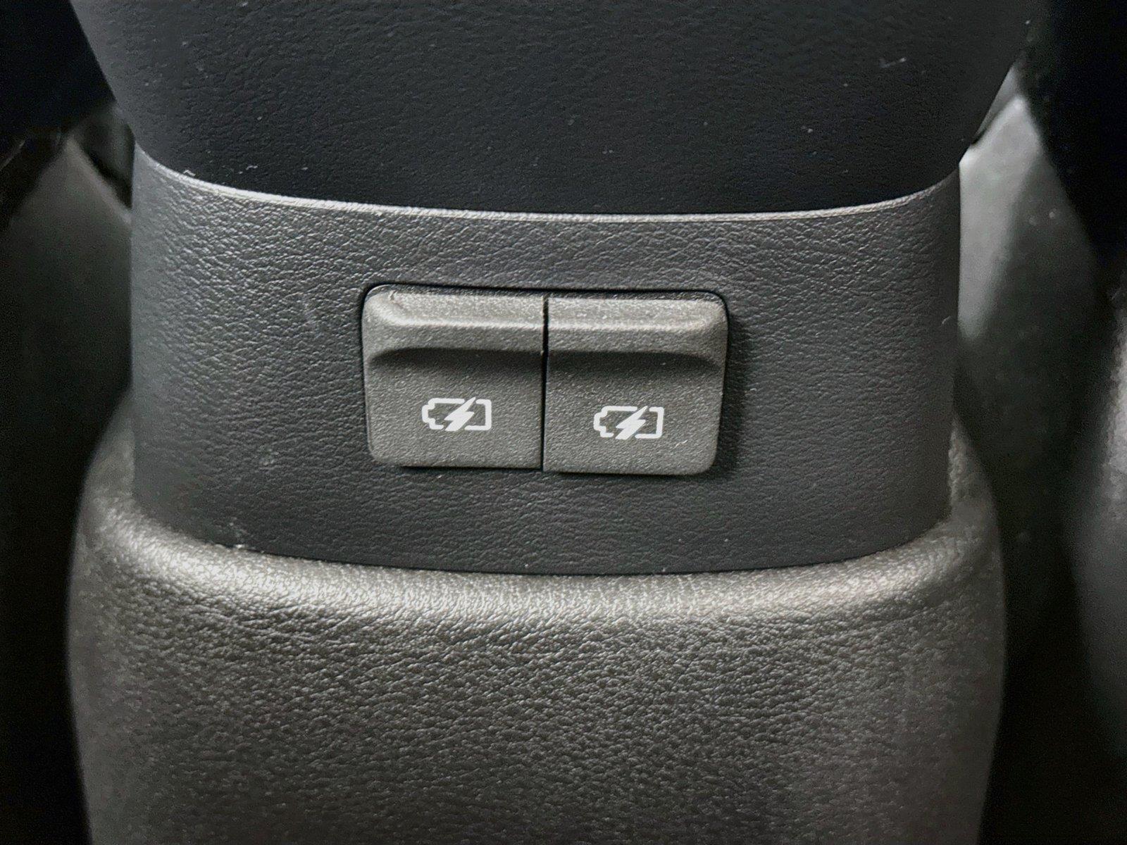2024 Nissan Kicks S photo 31