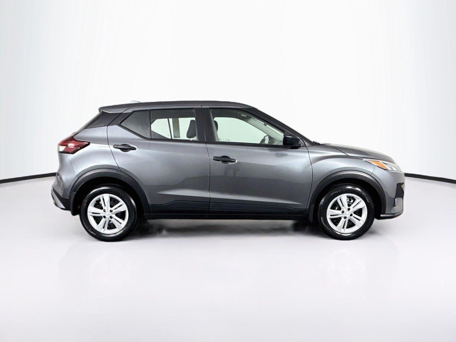 2024 Nissan Kicks S photo 8