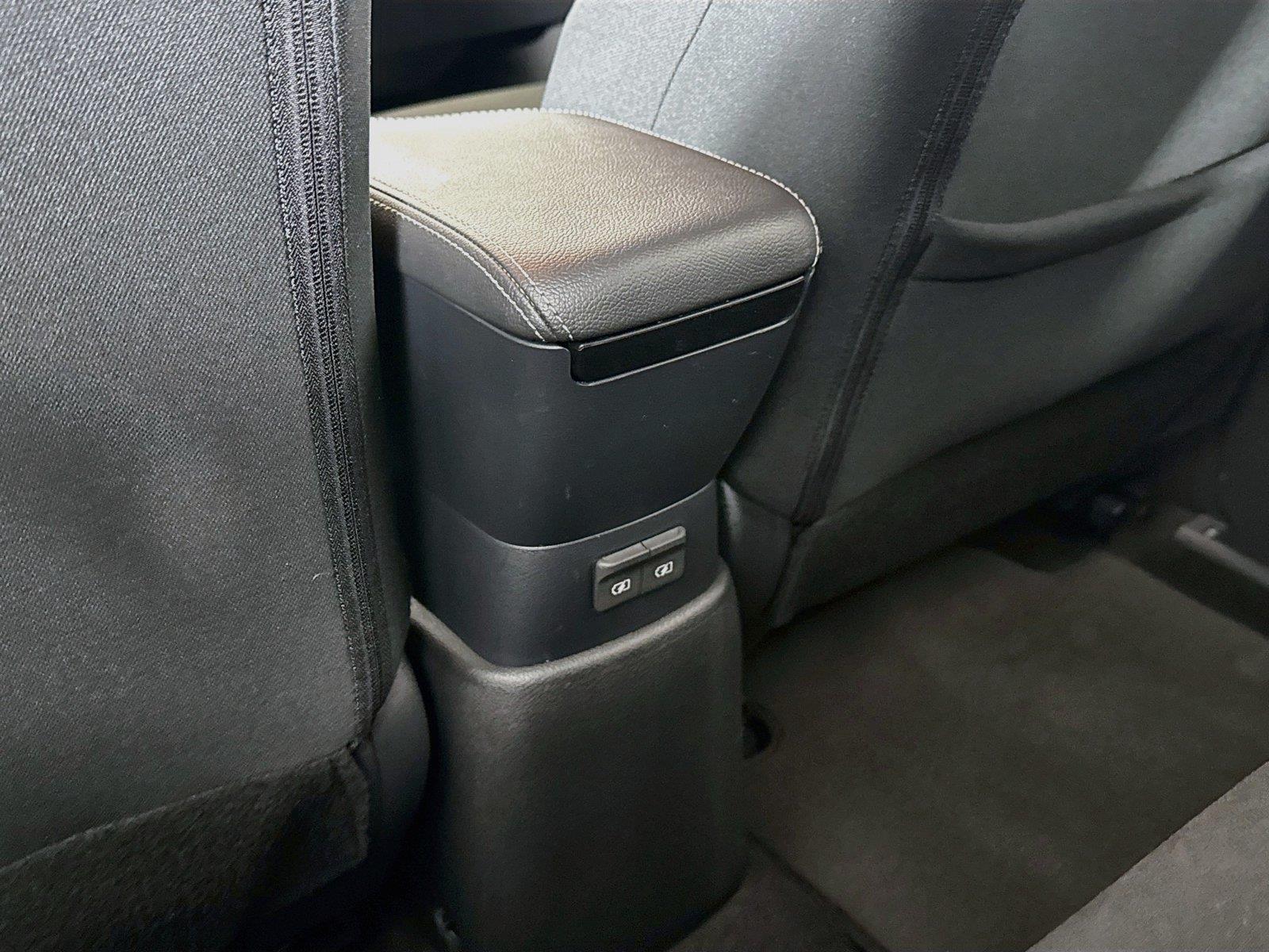 2024 Nissan Kicks S photo 30