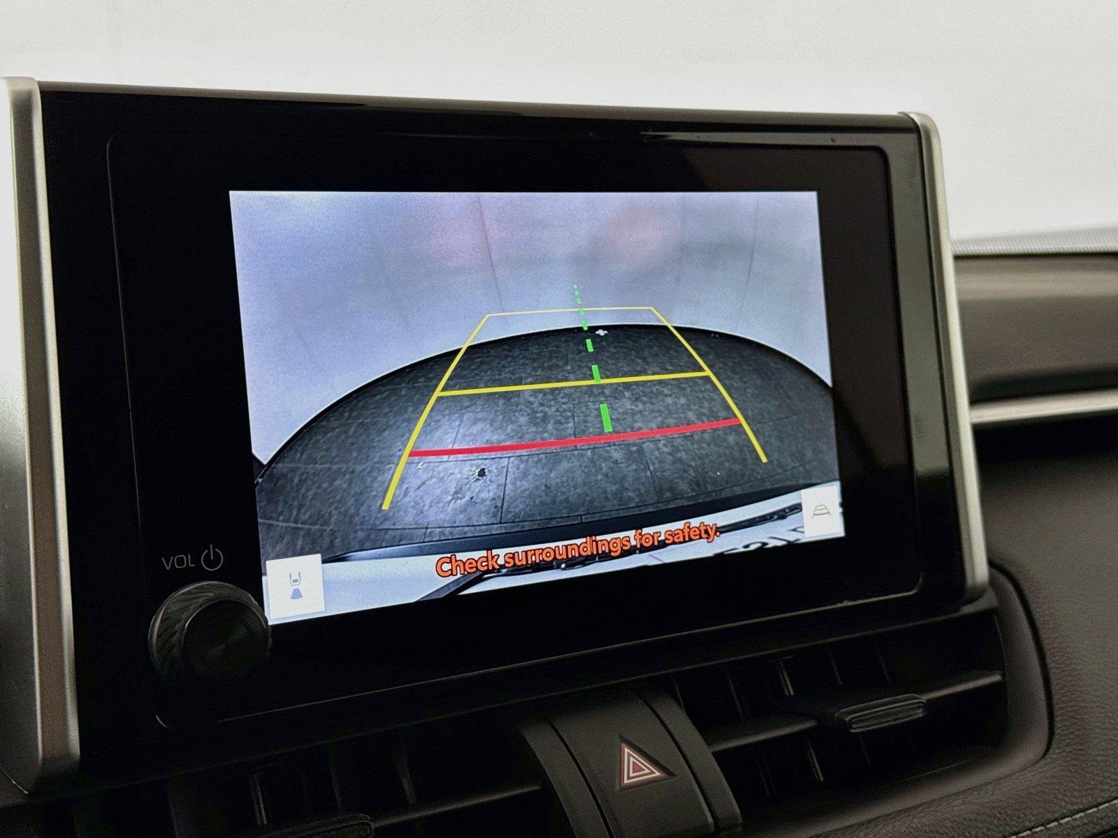 2025 Toyota RAV4 XLE photo 22