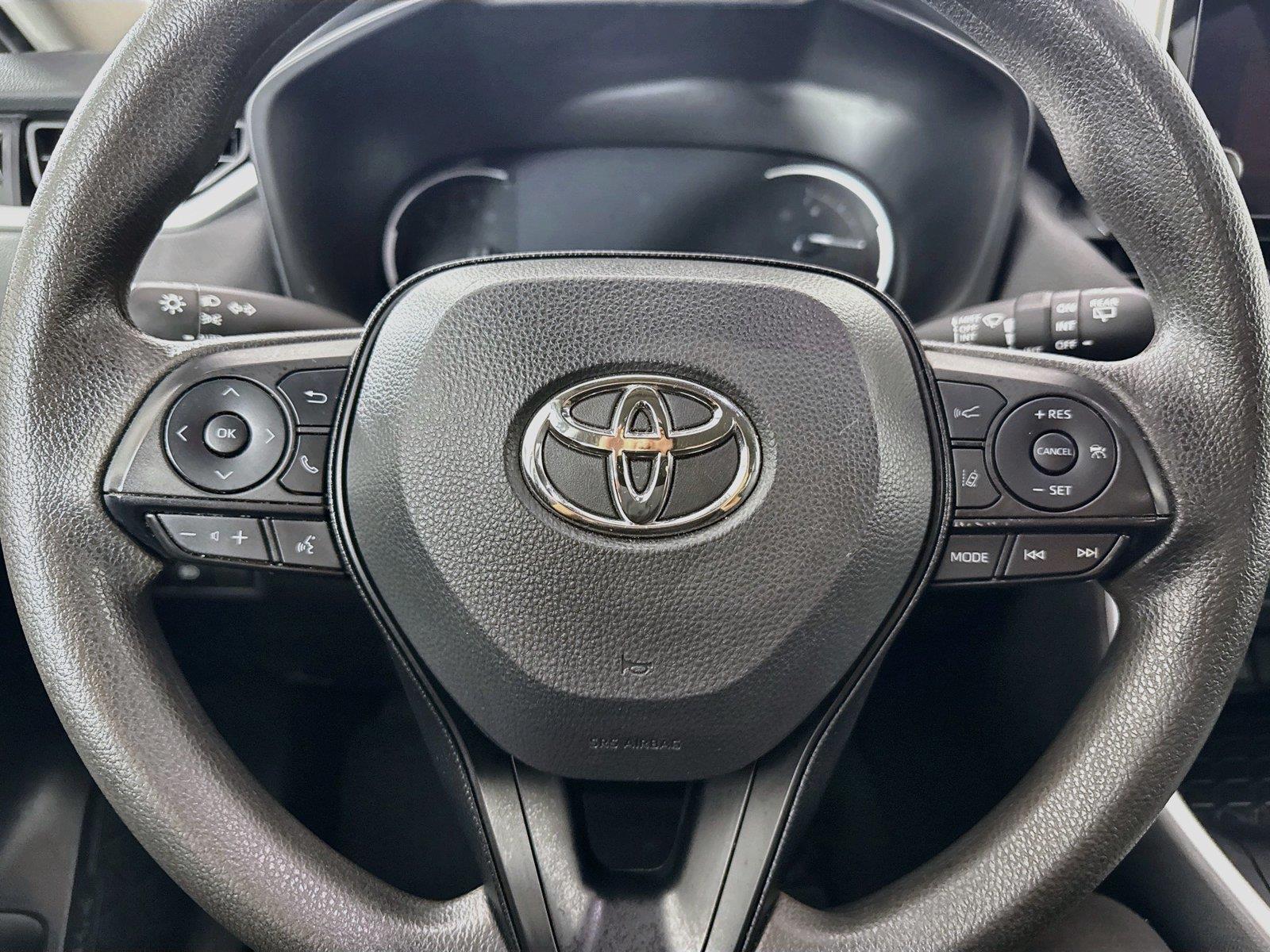 2025 Toyota RAV4 XLE photo 15