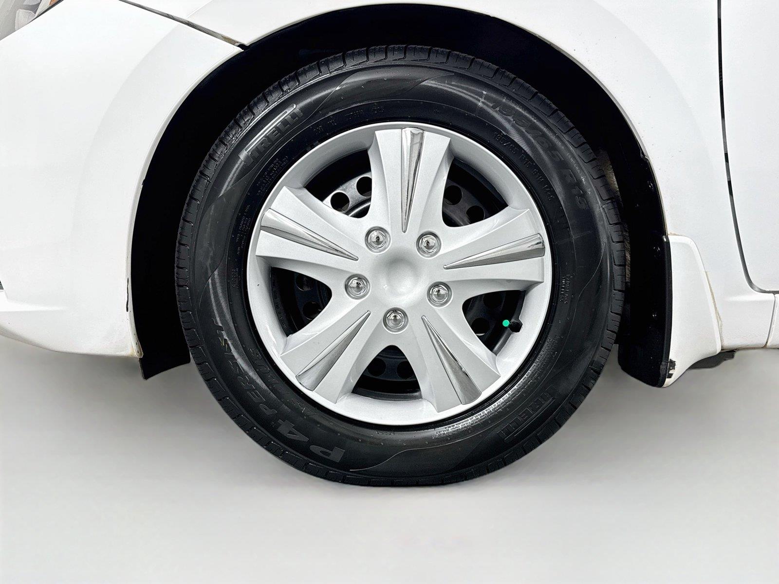 2020 Nissan Versa S photo 35