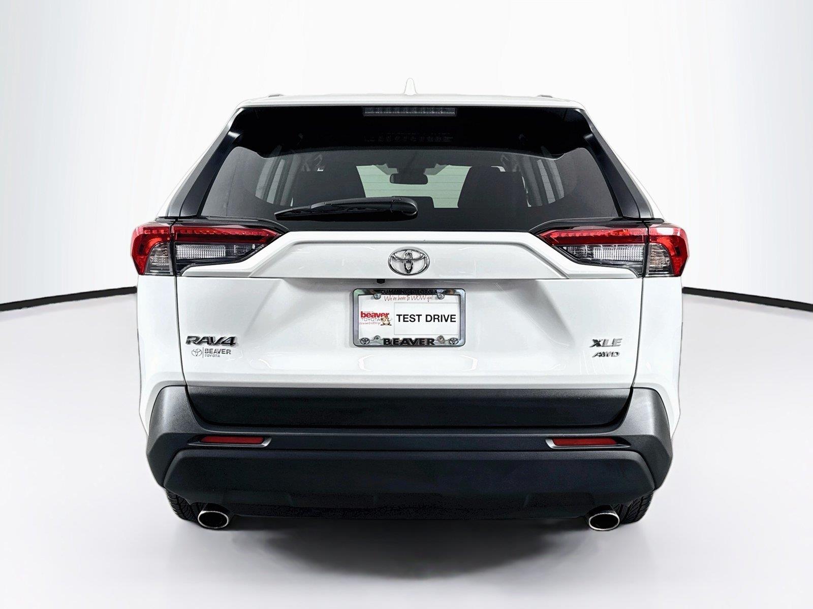 2025 Toyota RAV4 XLE photo 10