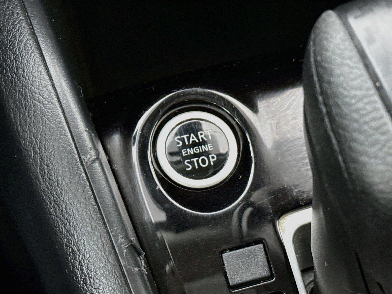 2020 Nissan Versa S photo 19