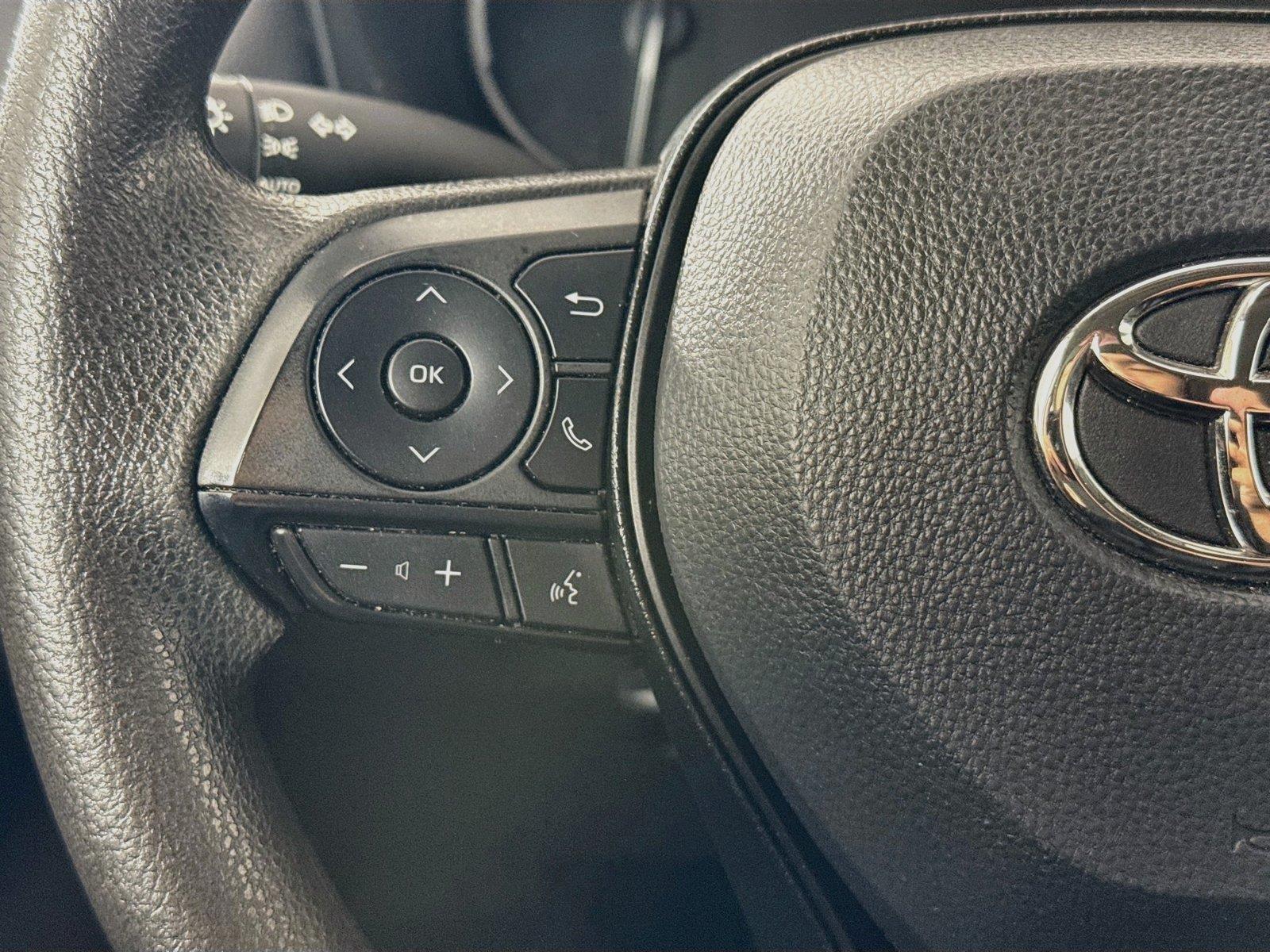 2025 Toyota RAV4 XLE photo 16