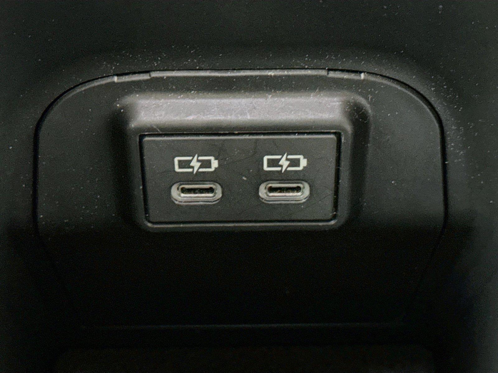 2025 Toyota RAV4 XLE photo 31