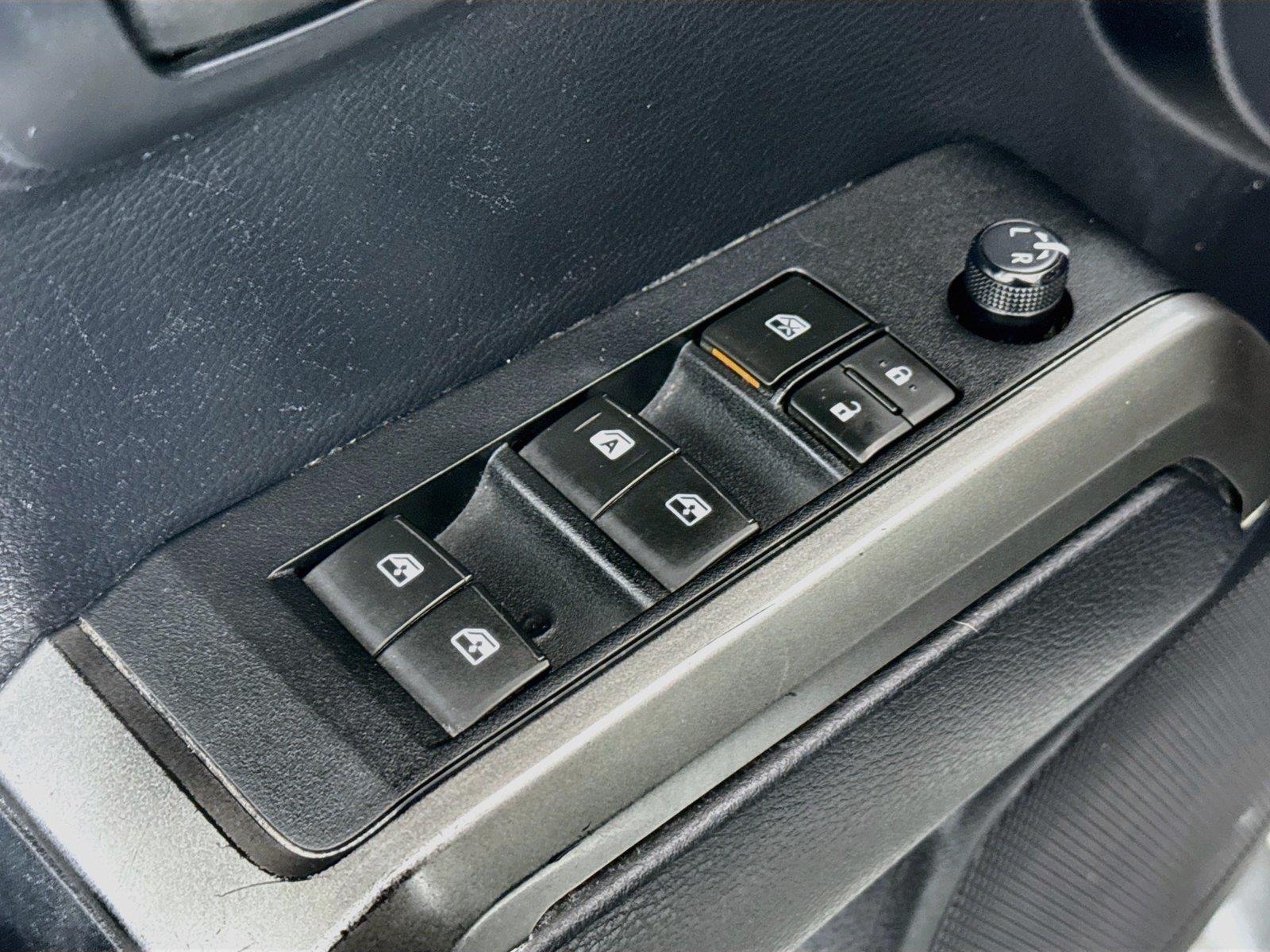 2019 Toyota Tacoma SR5 photo 25