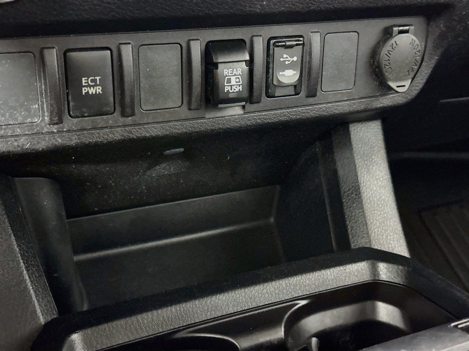 2019 Toyota Tacoma SR5 photo 23