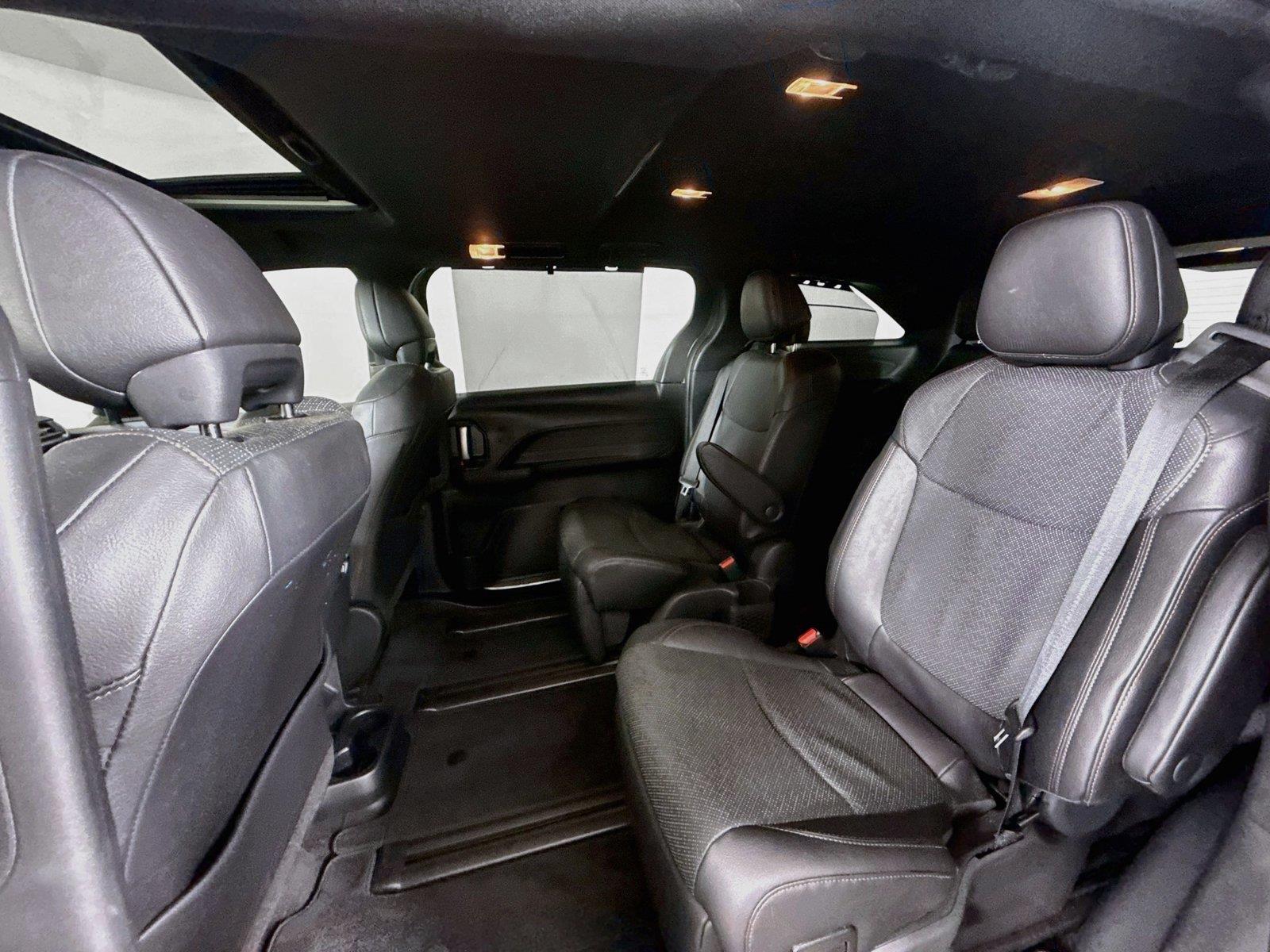 2025 Toyota Sienna Limited photo 33