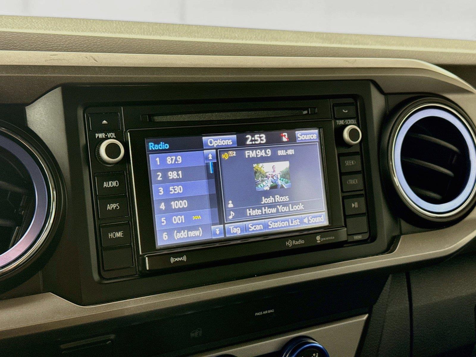2019 Toyota Tacoma SR5 photo 19