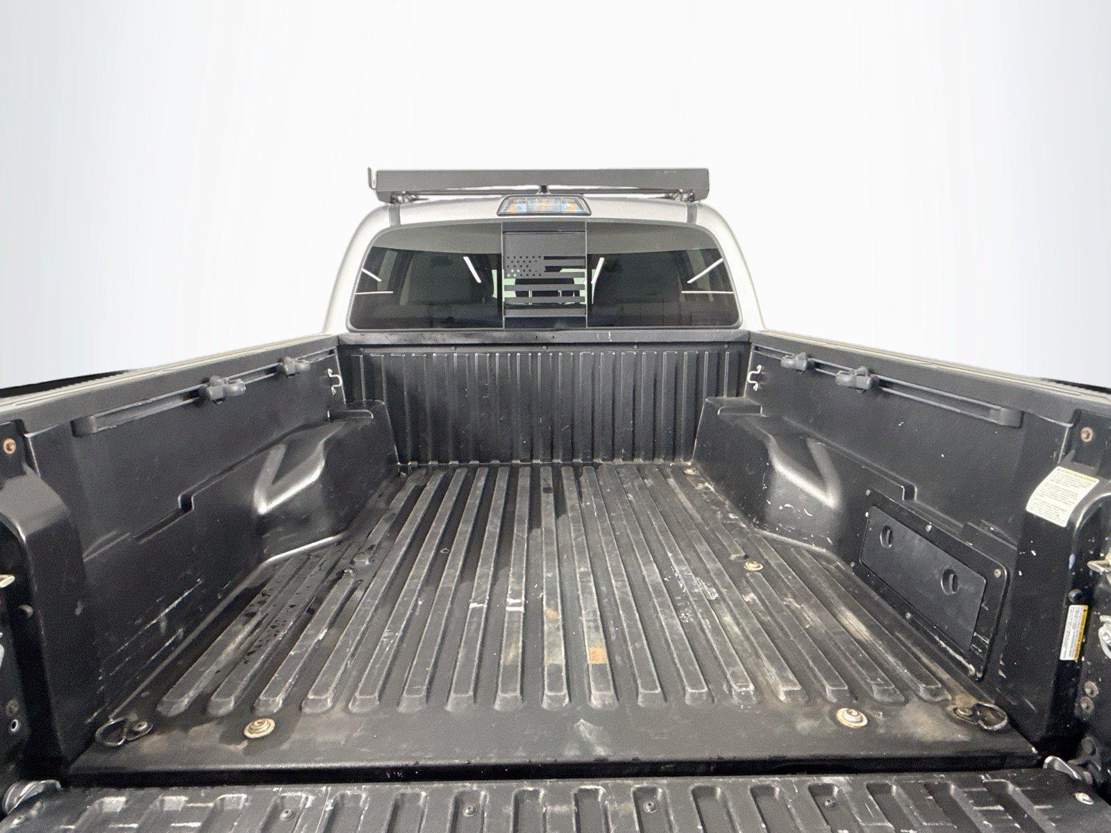 2019 Toyota Tacoma SR5 photo 34