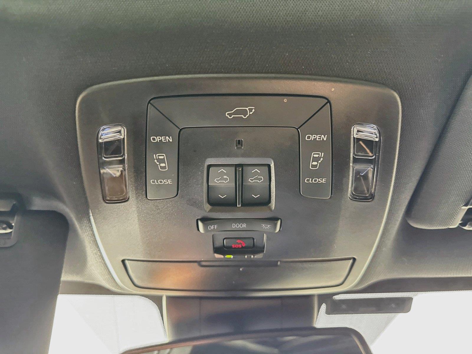 2025 Toyota Sienna Limited photo 23