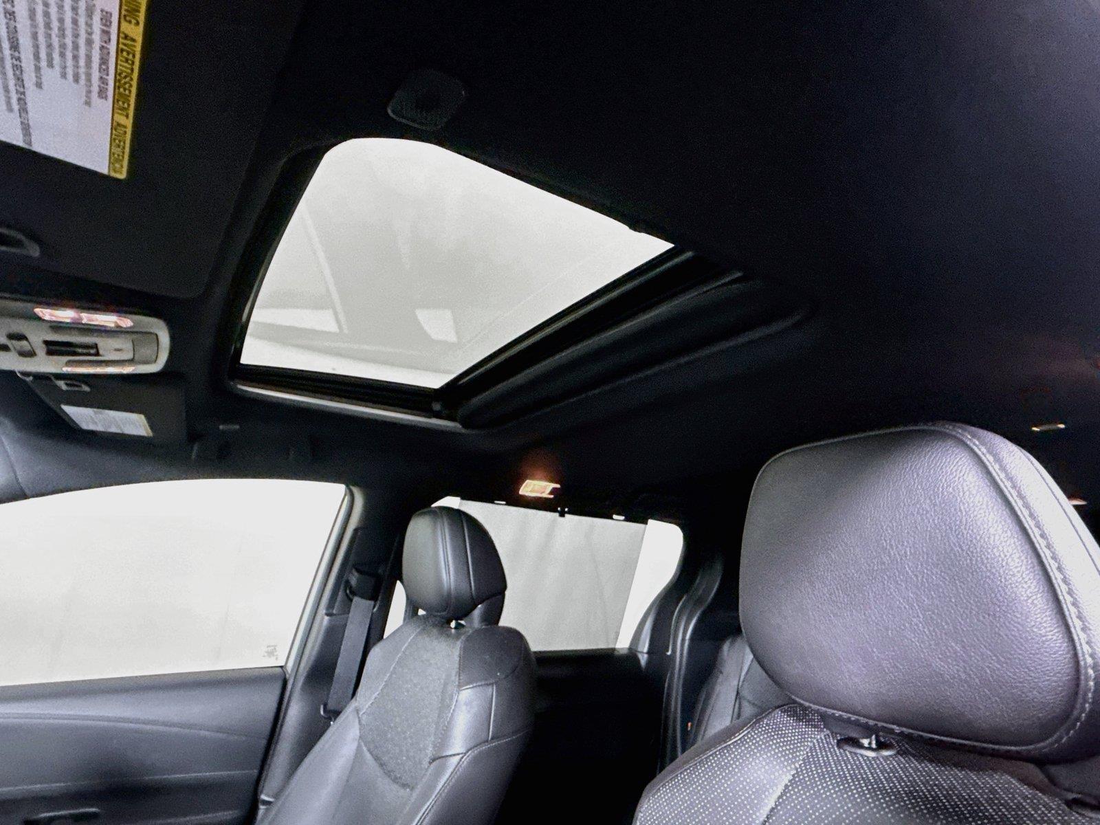 2025 Toyota Sienna Limited photo 5
