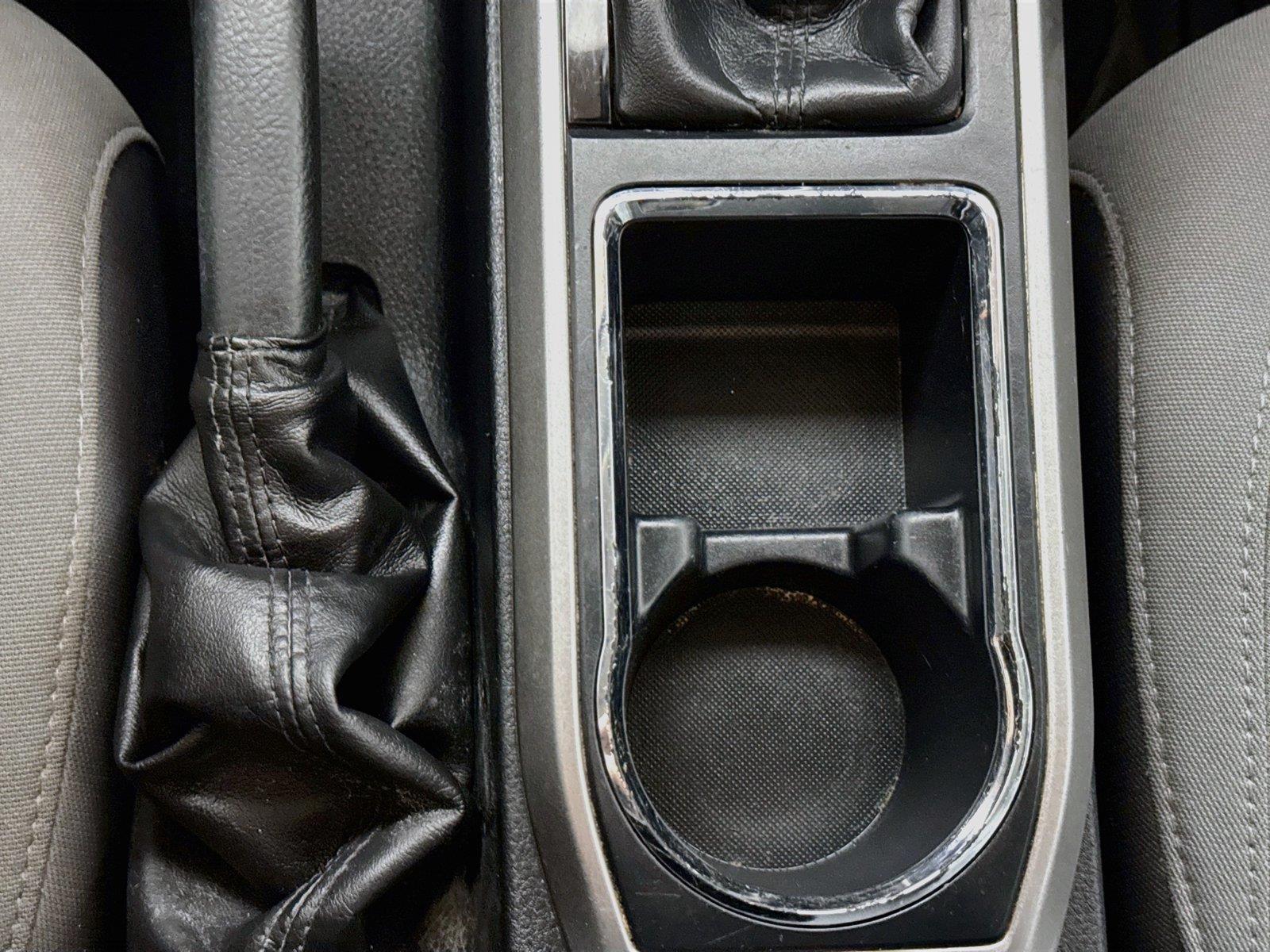 2019 Toyota Tacoma SR5 photo 24