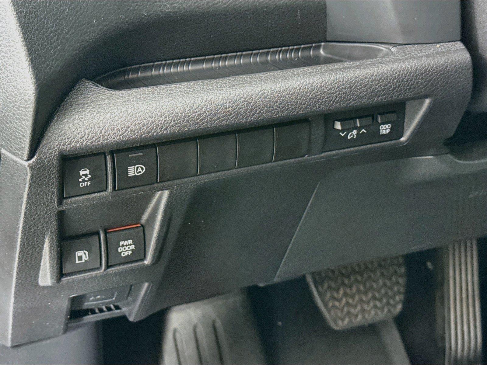 2025 Toyota Sienna Limited photo 15