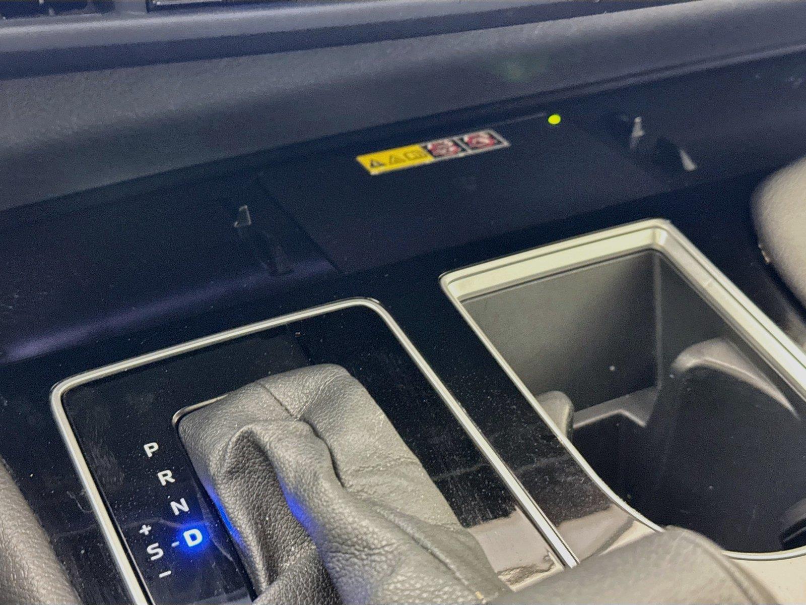 2025 Toyota Sienna Limited photo 28
