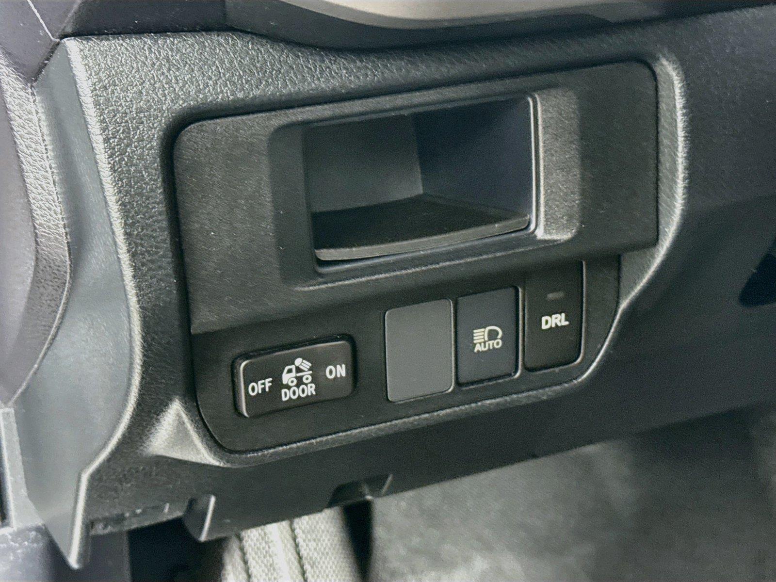 2019 Toyota Tacoma SR5 photo 13