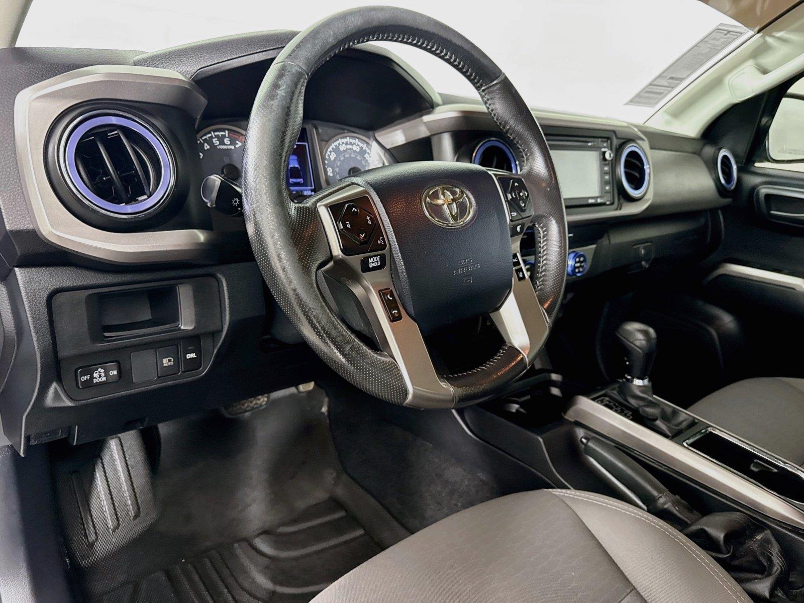 2019 Toyota Tacoma SR5 photo 3