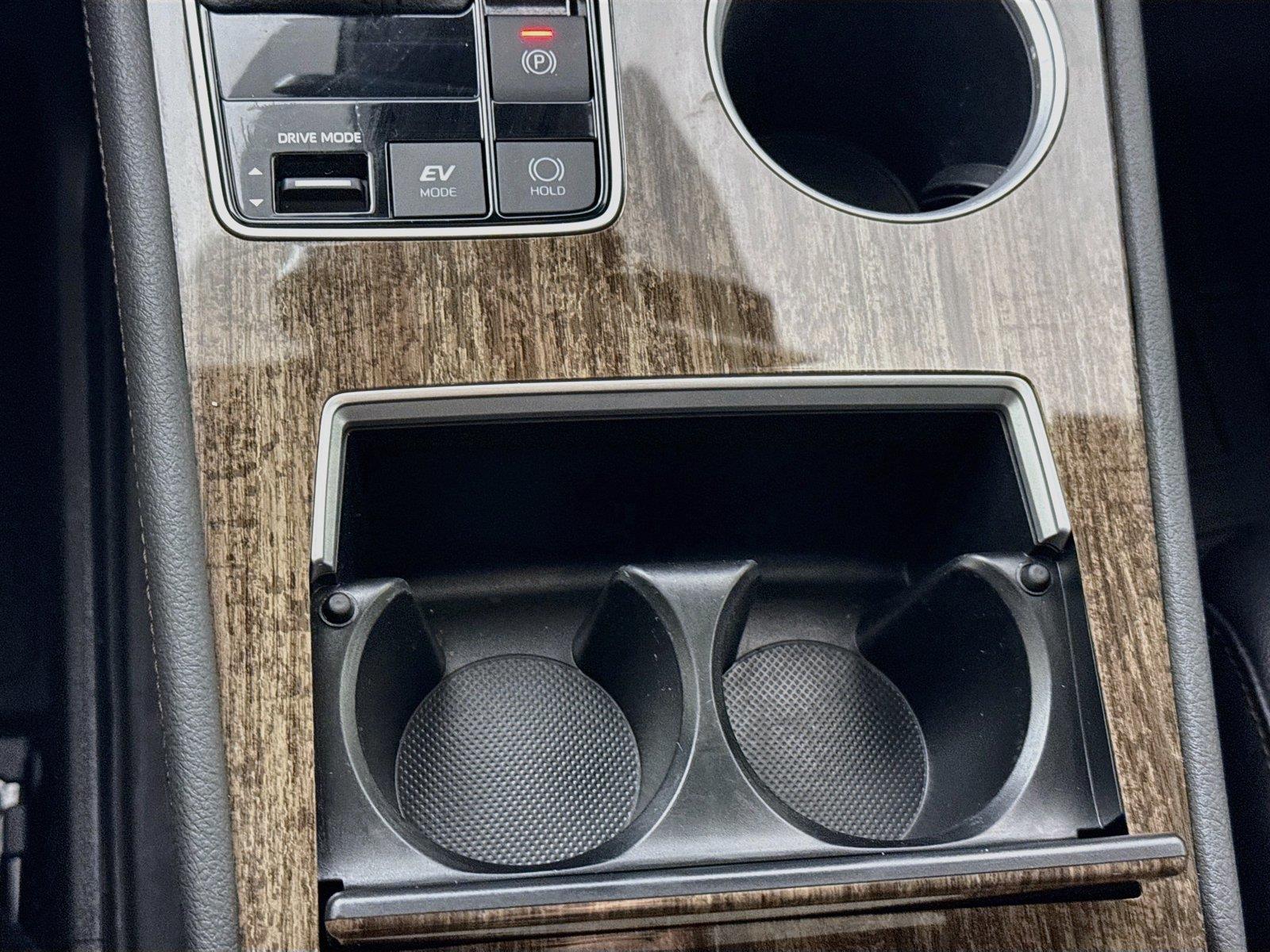 2025 Toyota Sienna Limited photo 29