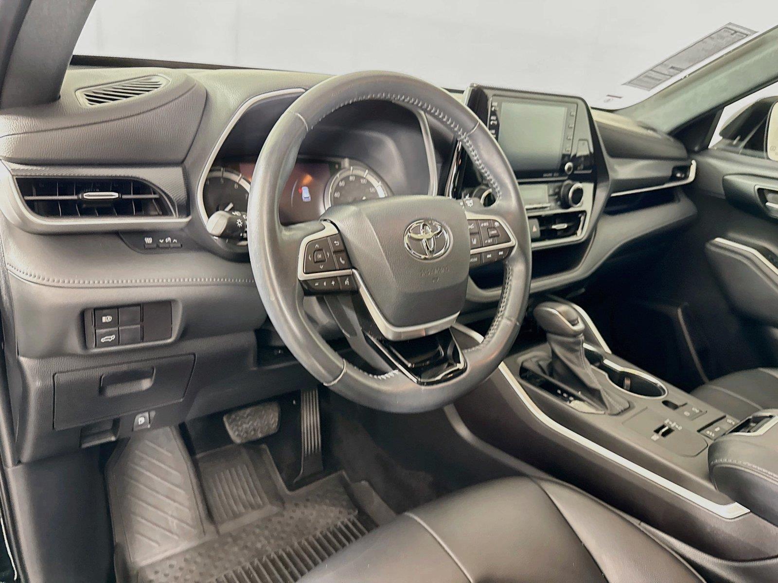 2022 Toyota Highlander XSE photo 3