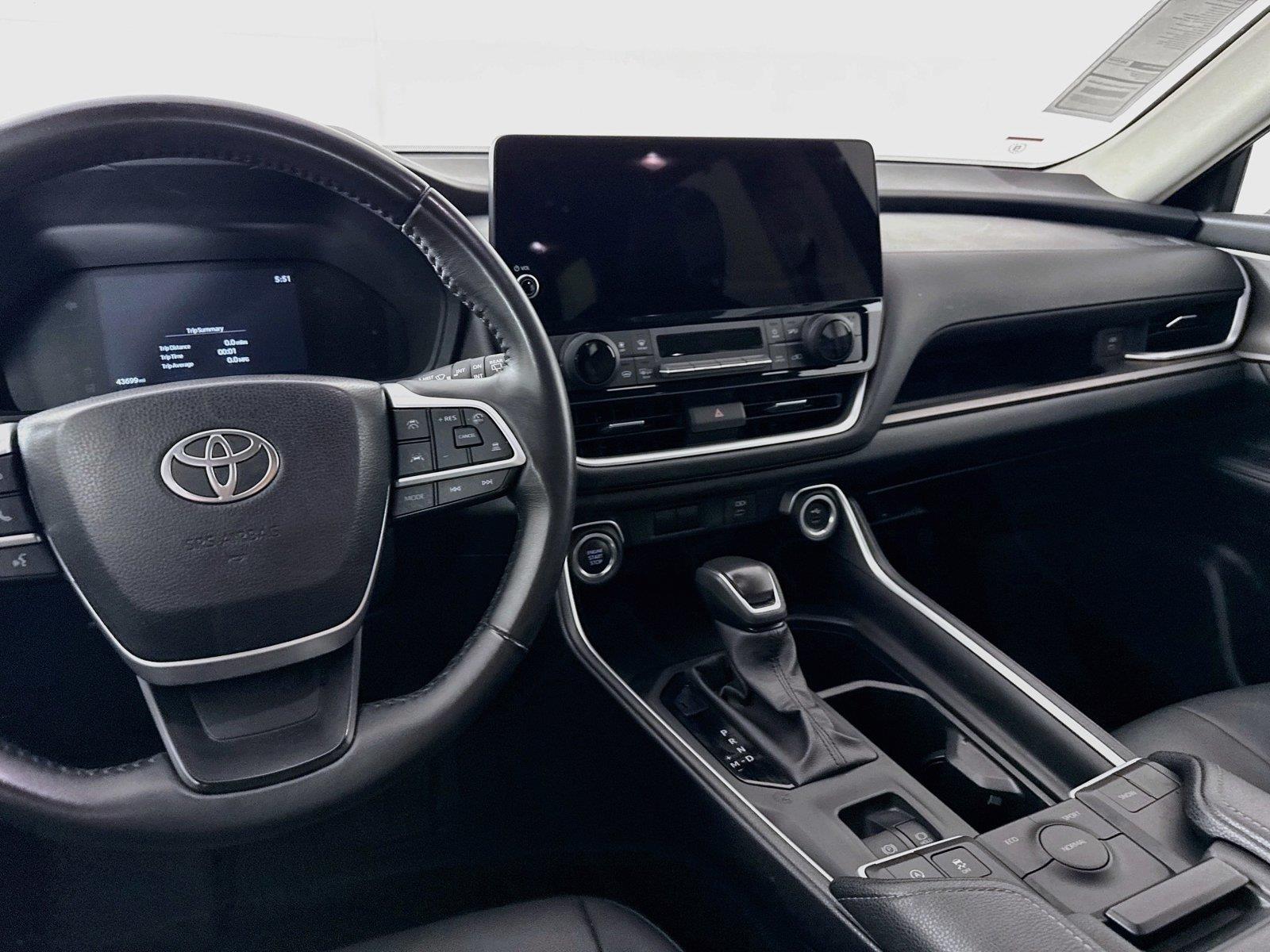2025 Toyota Grand Highlander XLE photo 32