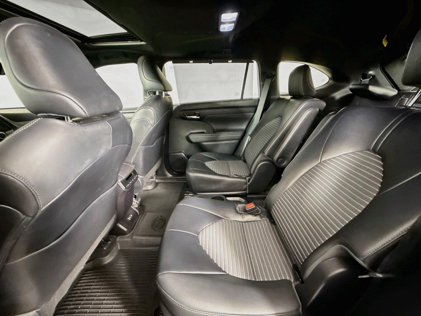 2022 Toyota Highlander XSE photo 31