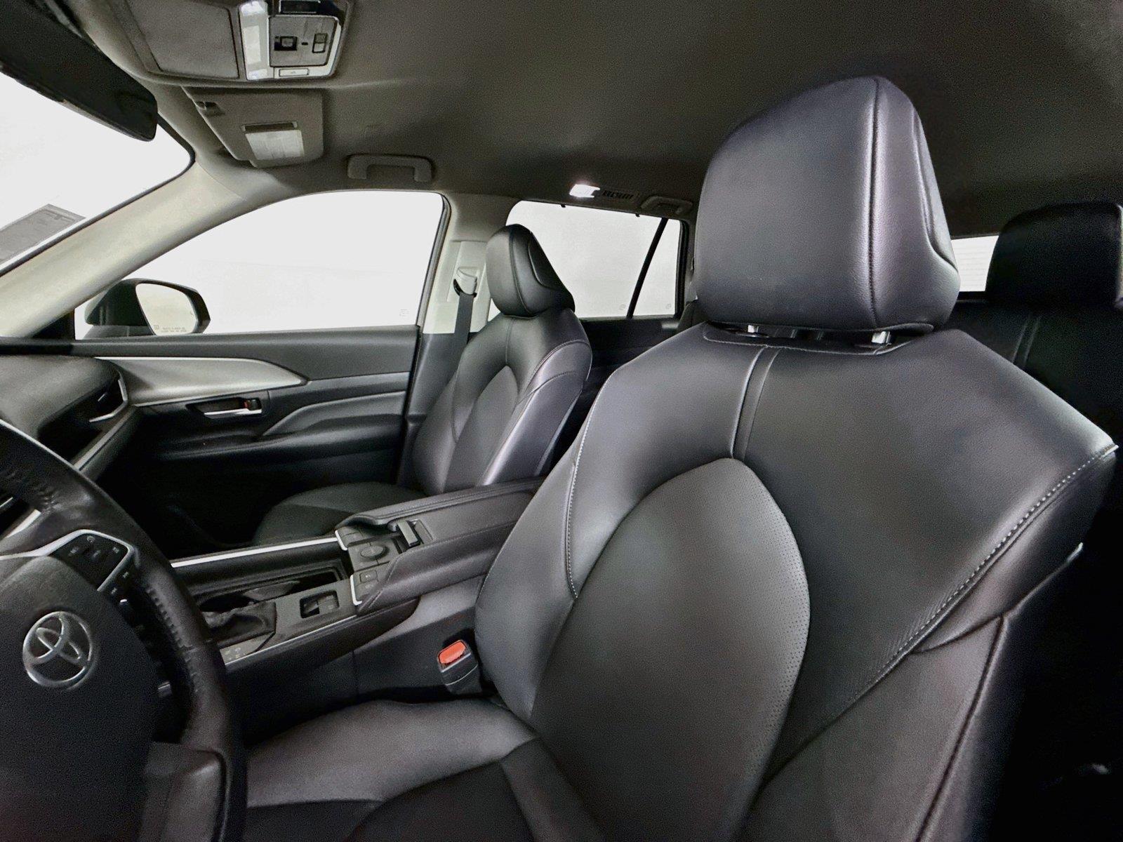 2025 Toyota Grand Highlander XLE photo 2