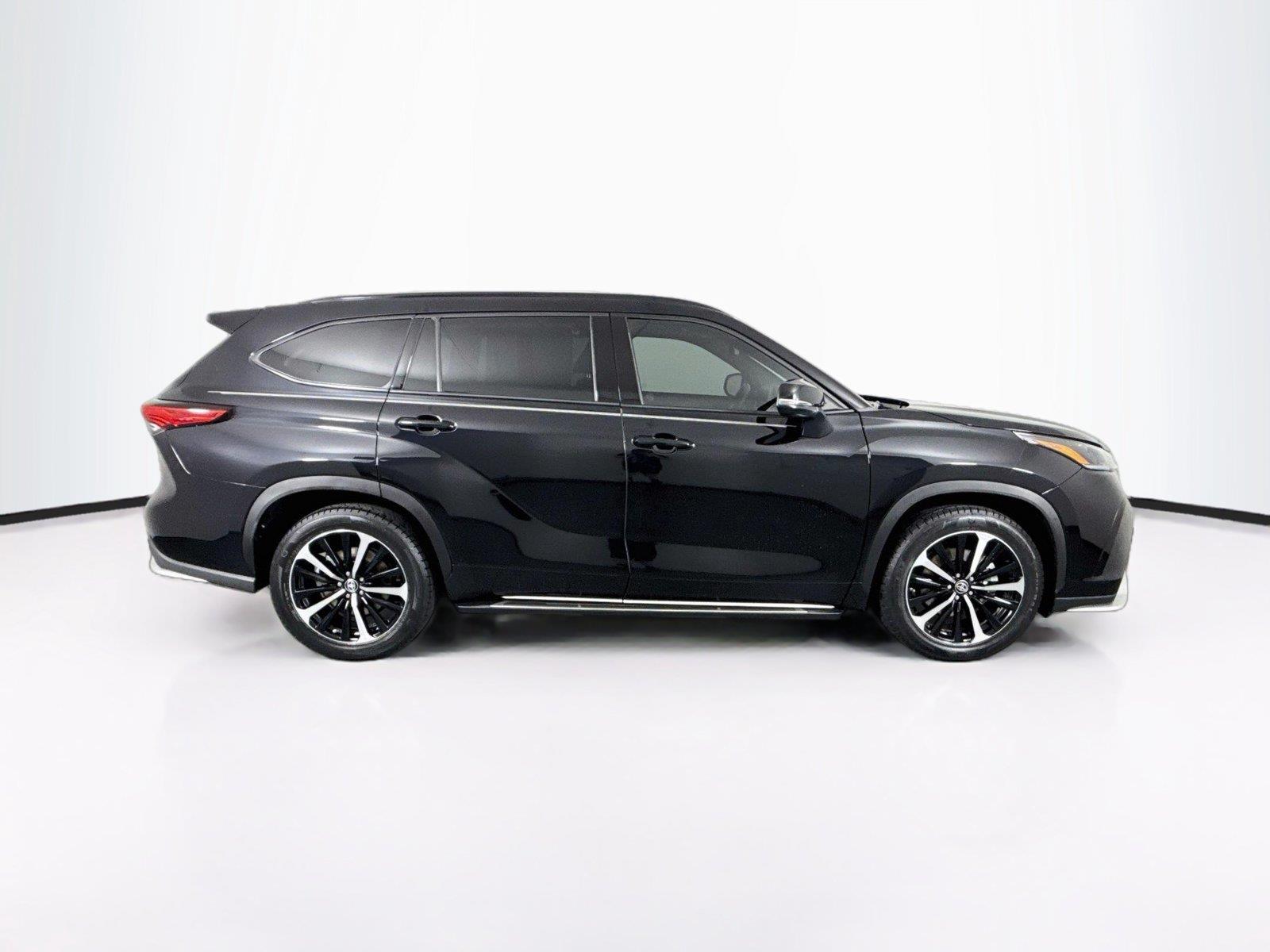 2022 Toyota Highlander XSE photo 9