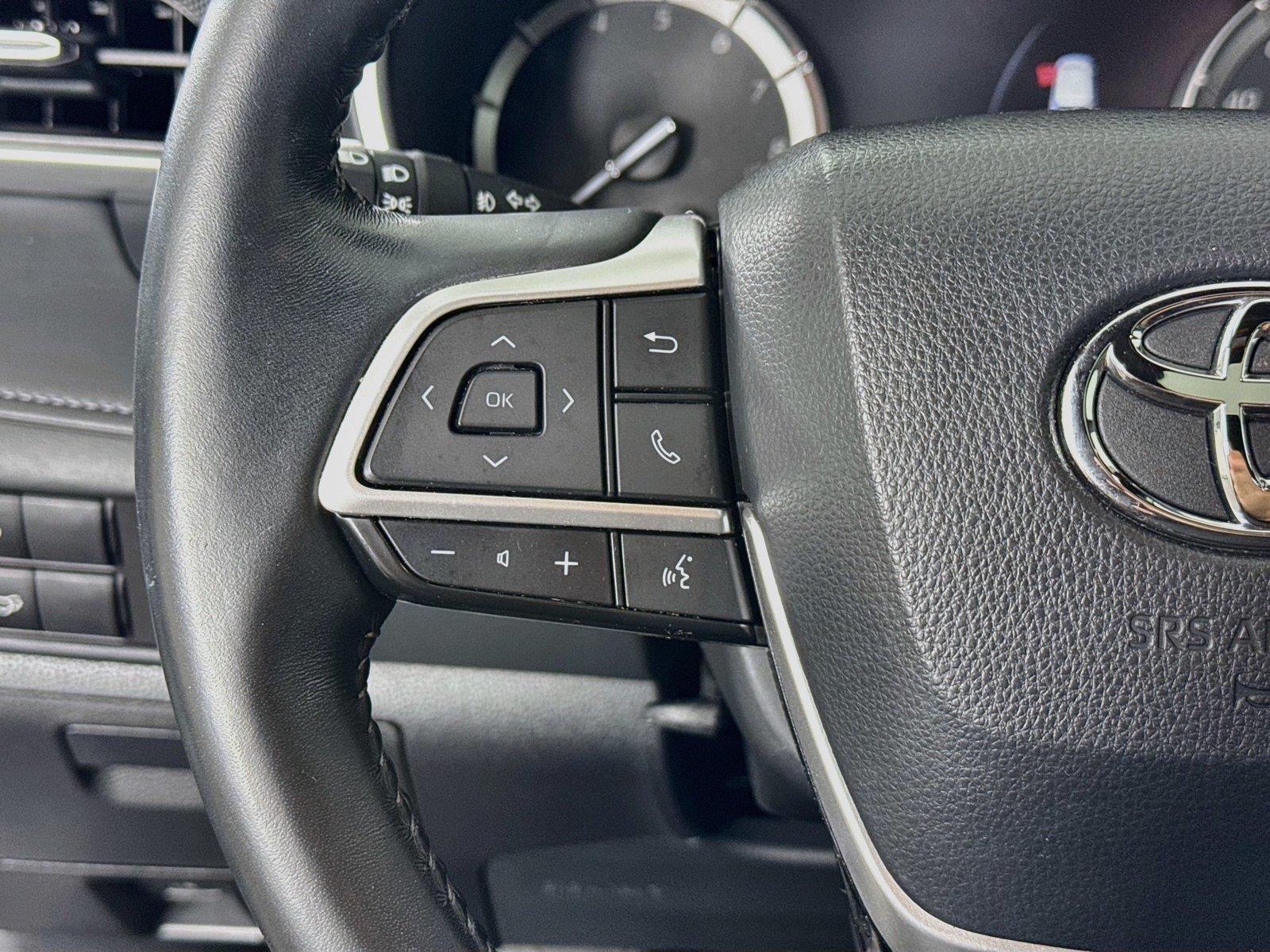2022 Toyota Highlander XSE photo 16