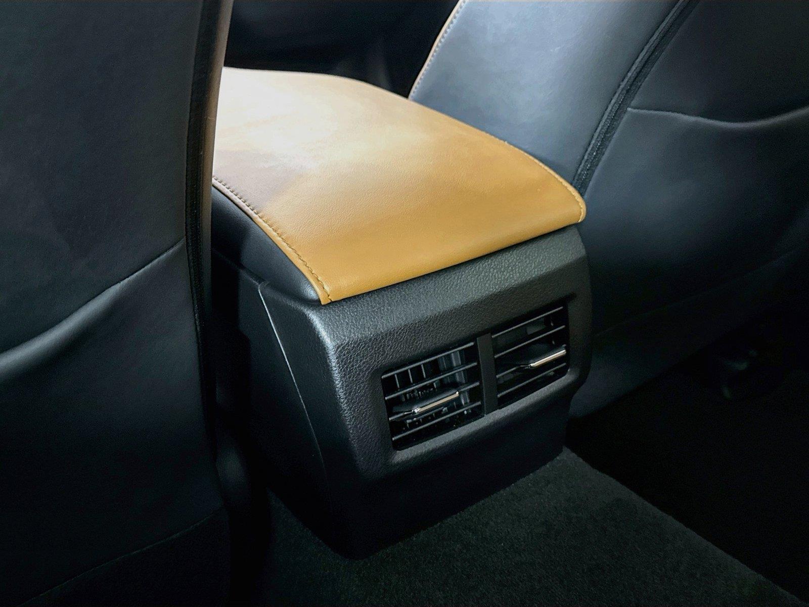 2024 Lexus IS IS 300 photo 33