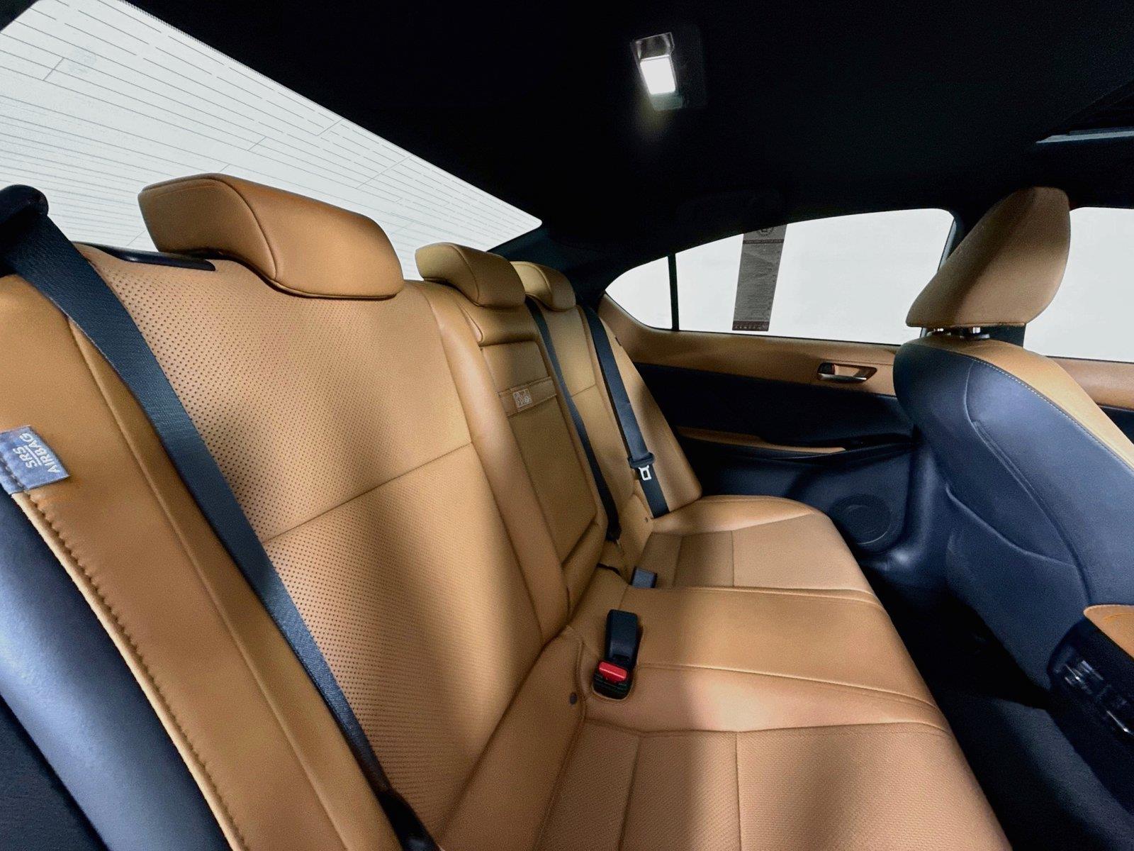 2024 Lexus IS IS 300 photo 36