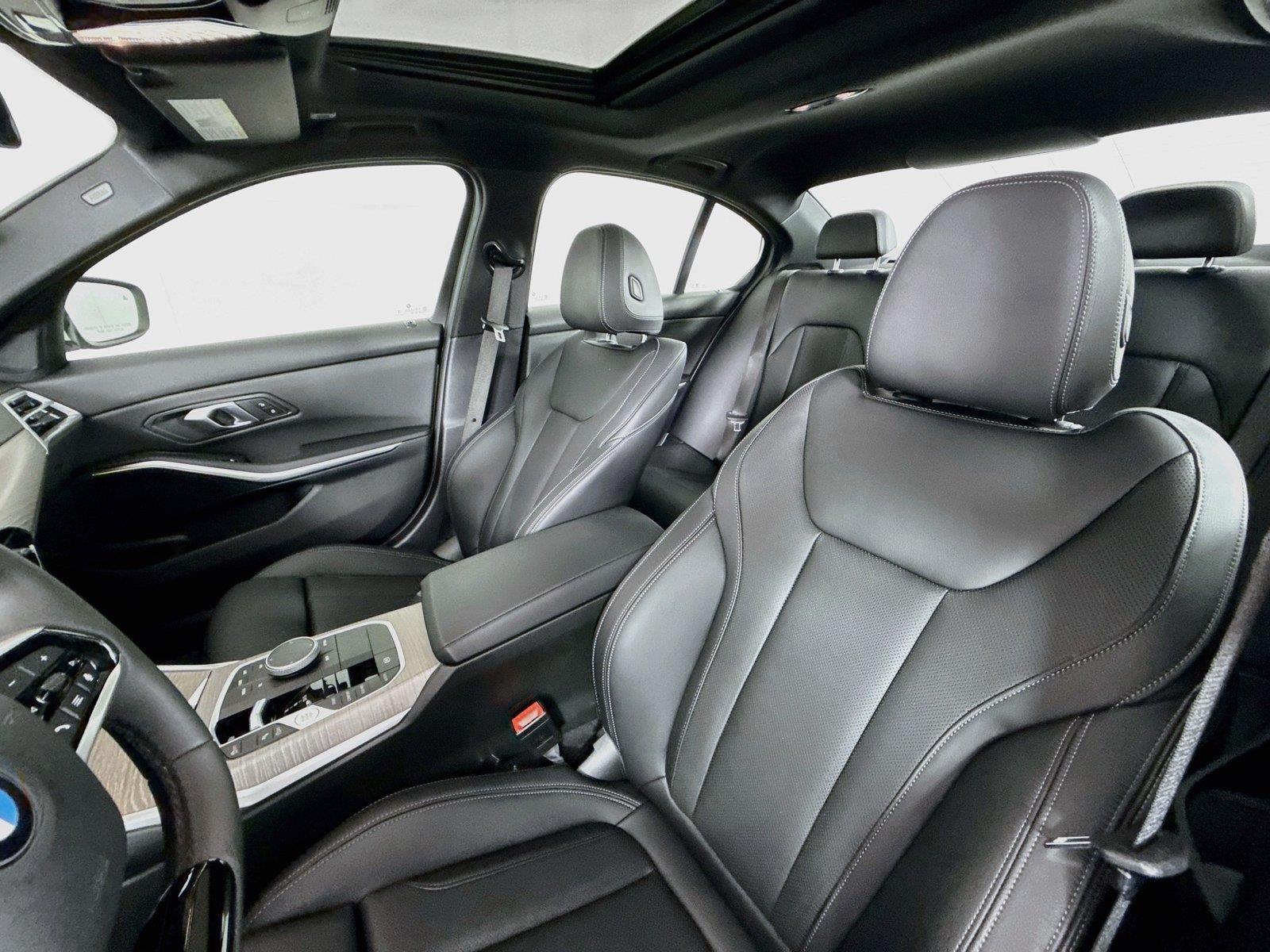 2026 BMW 3 Series 330i NA photo 2