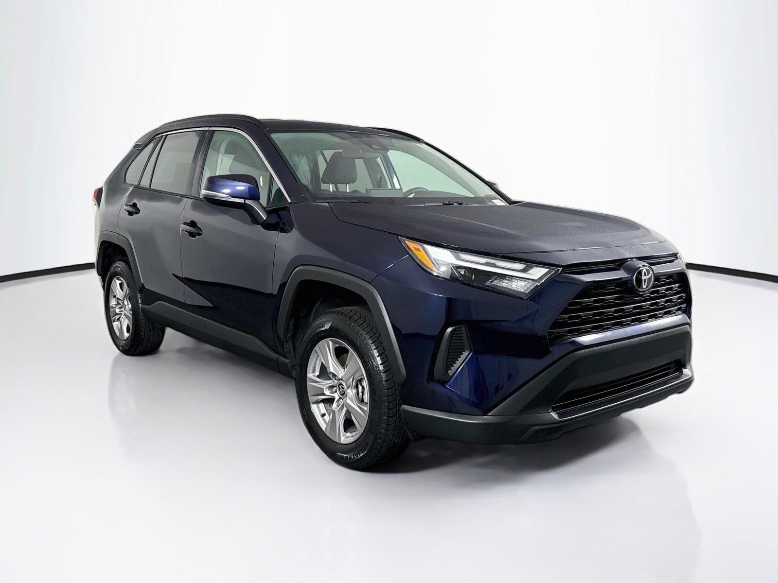 2025 Toyota RAV4 XLE photo 8