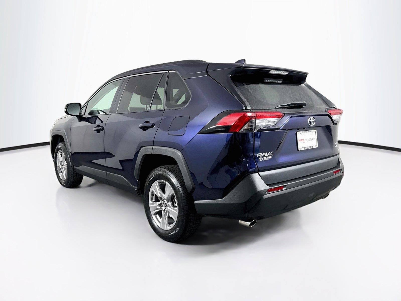 2025 Toyota RAV4 XLE photo 11