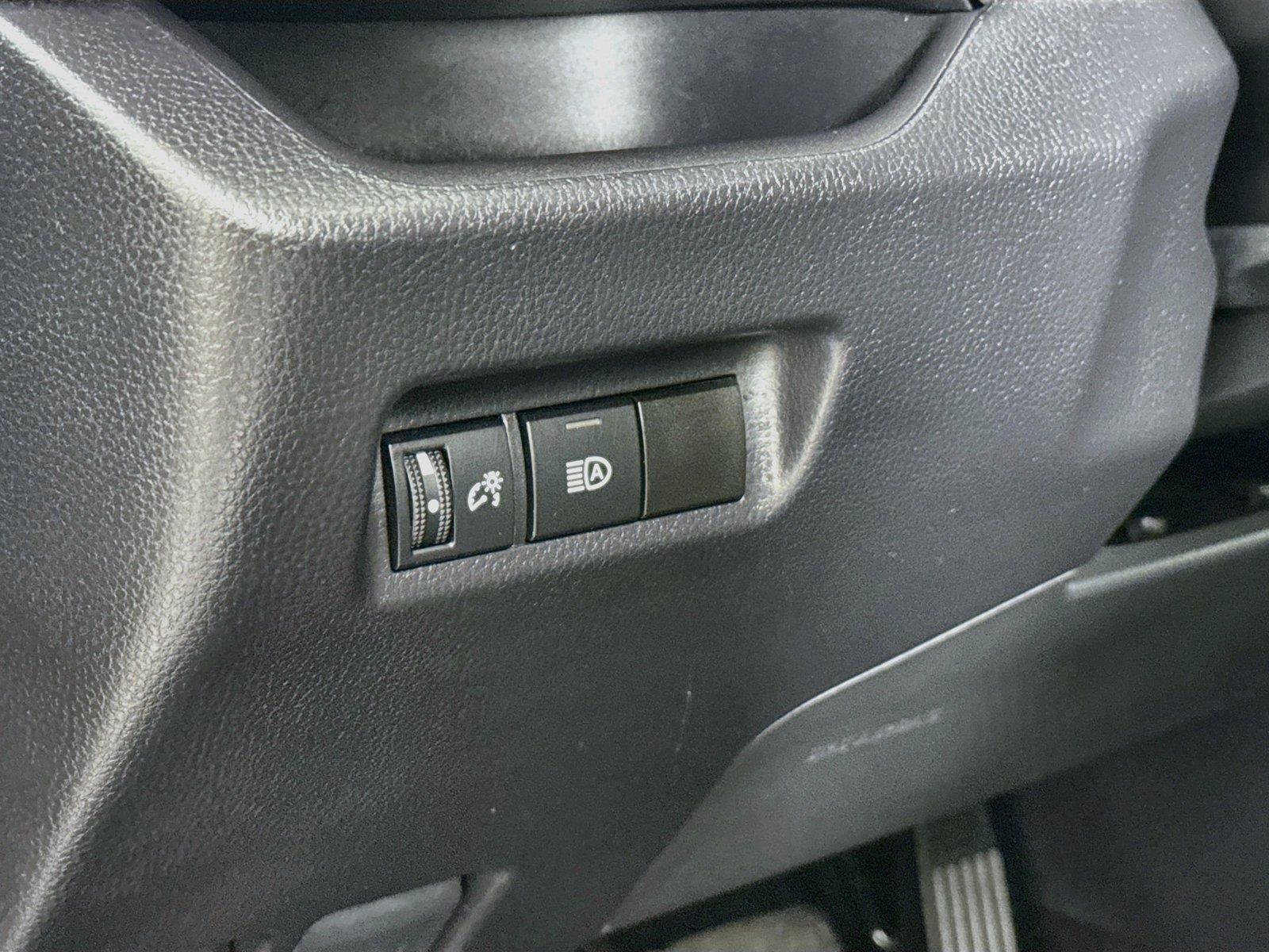 2025 Toyota RAV4 XLE photo 14