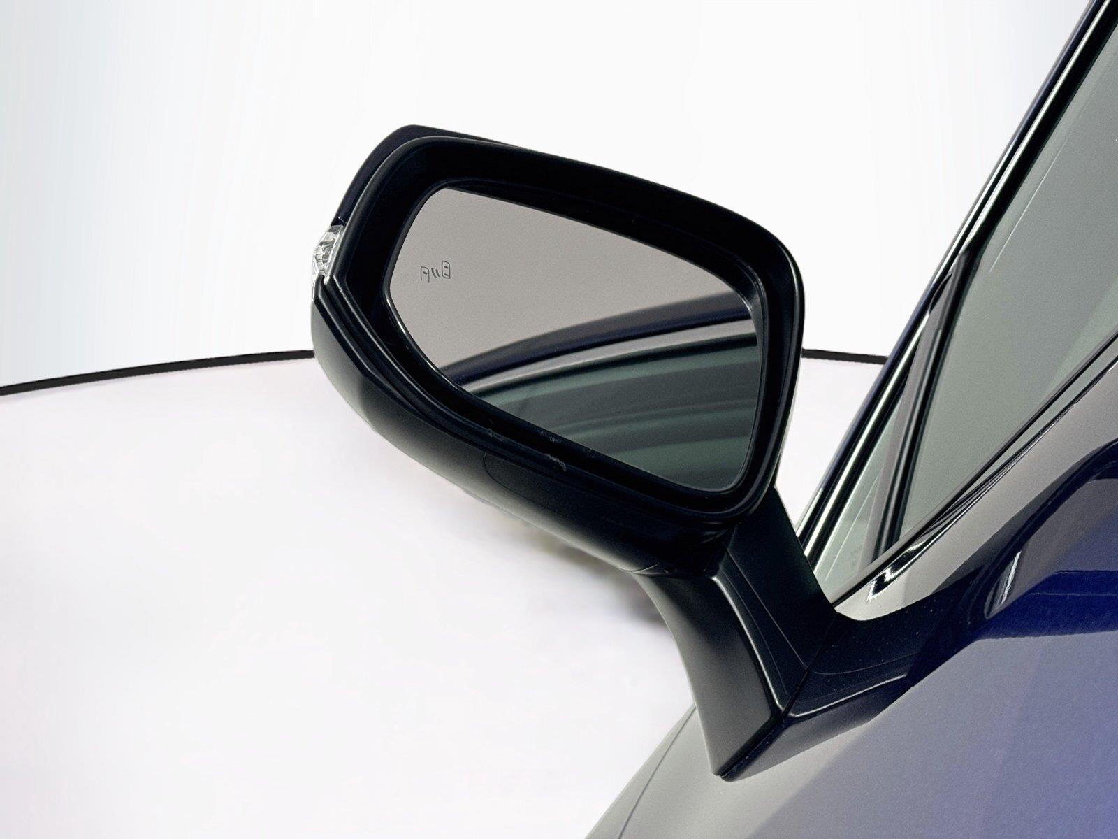 2025 Toyota RAV4 XLE photo 4