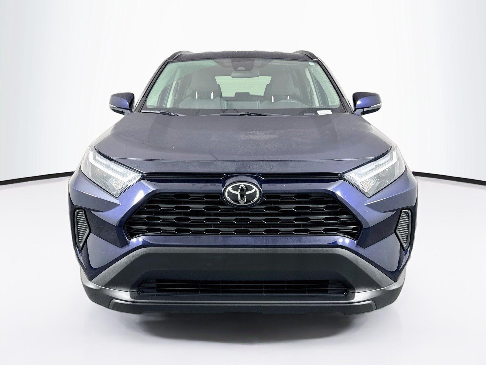 2025 Toyota RAV4 XLE photo 7