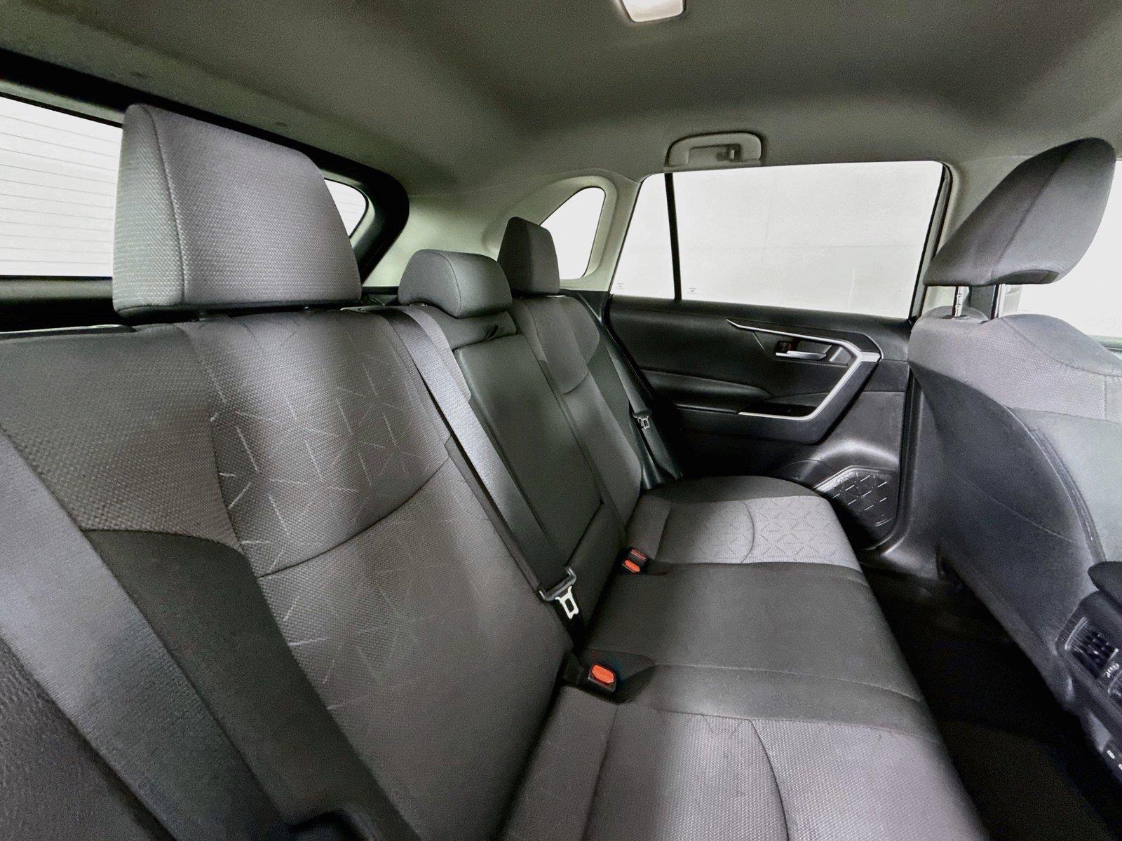 2025 Toyota RAV4 XLE photo 39