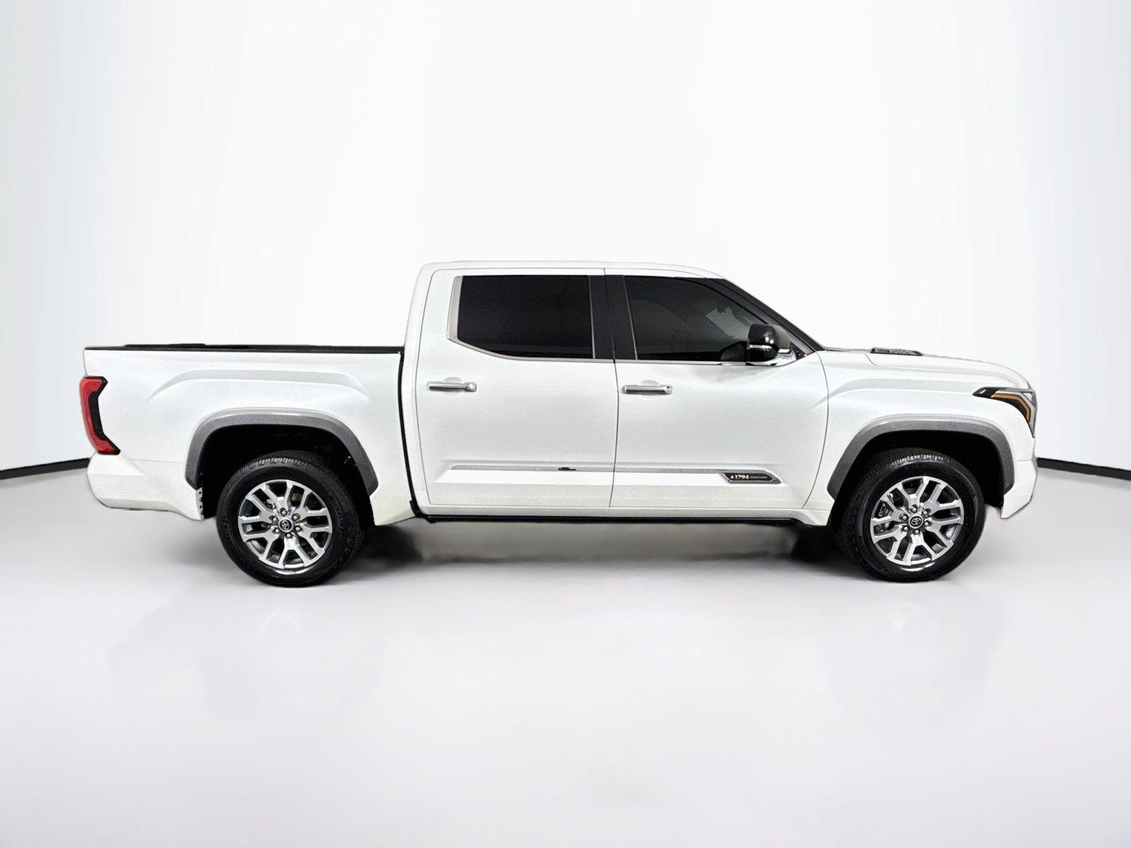 2024 Toyota Tundra 1794 Edition HV photo 10