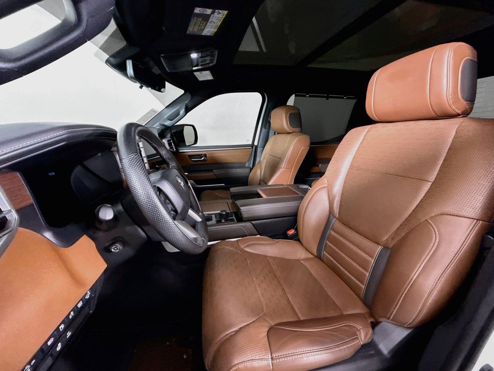 2024 Toyota Tundra 1794 Edition HV photo 2