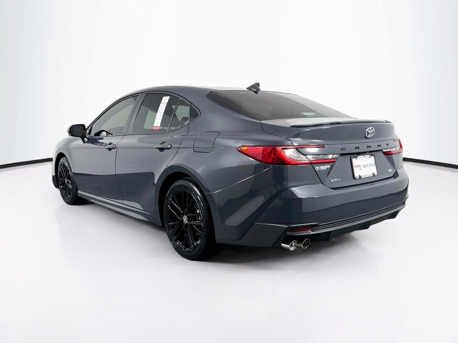 2025 Toyota Camry SE photo 11