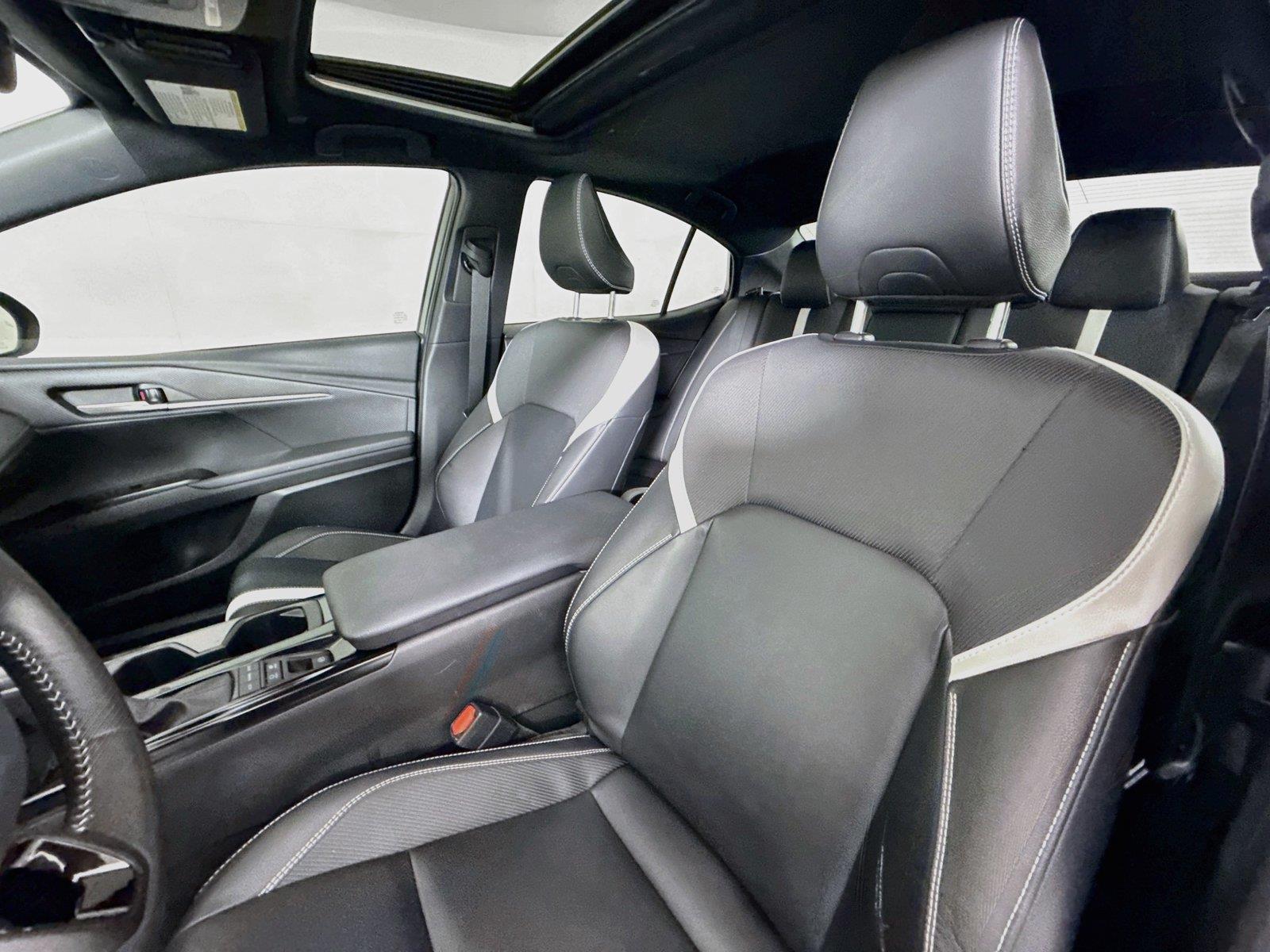 2025 Toyota Camry SE photo 2