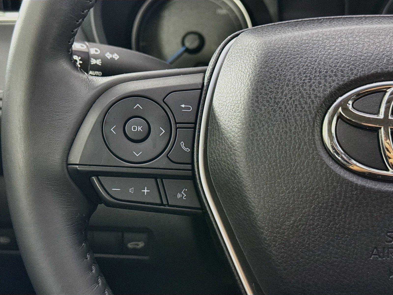 2022 Toyota Venza LE photo 15