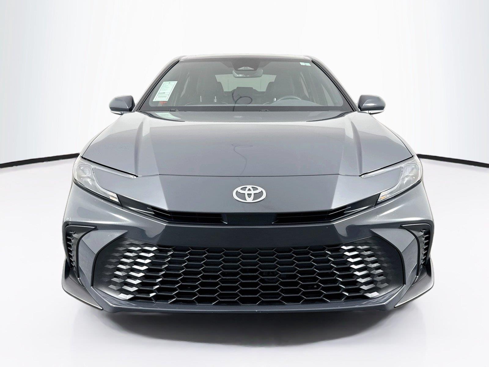 2025 Toyota Camry SE photo 7